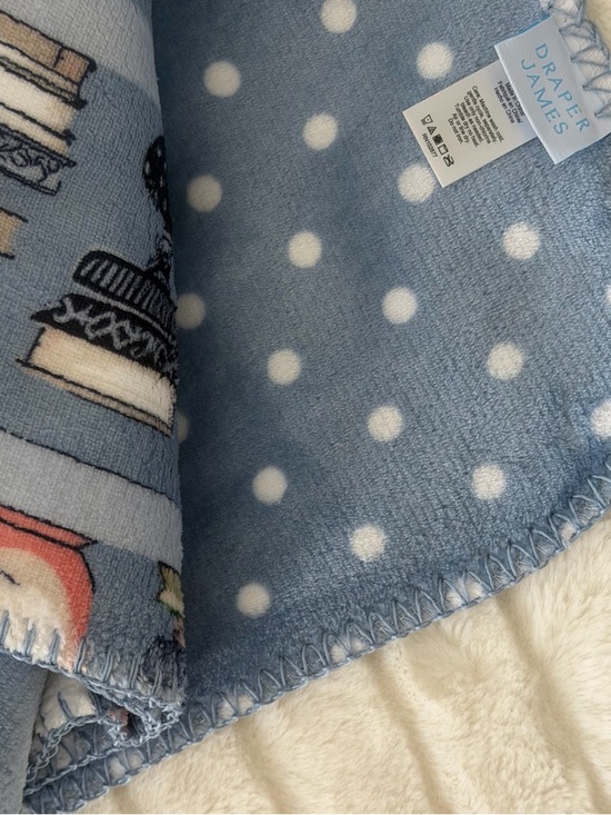 Blanket - Picture 5 of 11